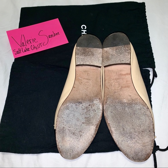 (SOLD) CHANEL cream/black toe calfskin flats - Picture 4 of 8